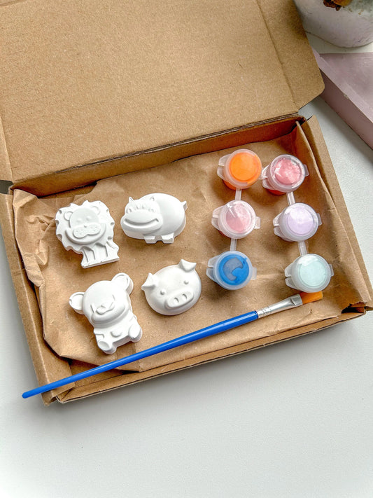 Paint-your-own figurine kit – Small
